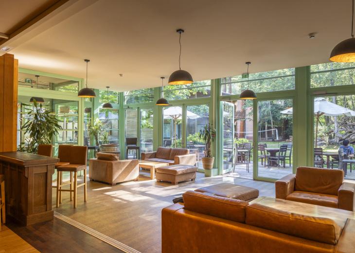 Espace bar dans un hôtel du Parc Astérix.